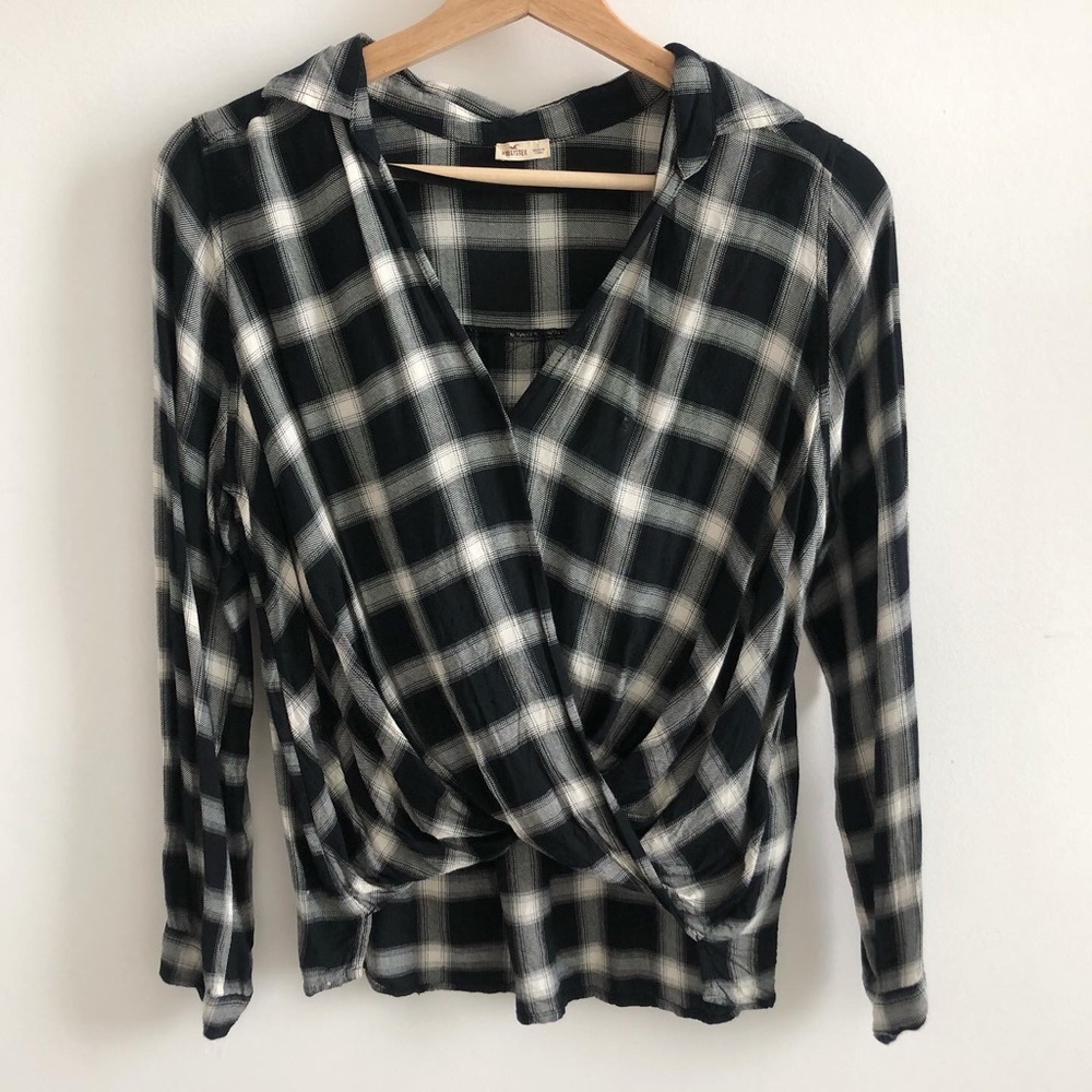 Hollister Cropped Flannel Blouse